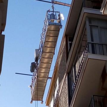 Temporarily installation suspended working platforms for building maintenance