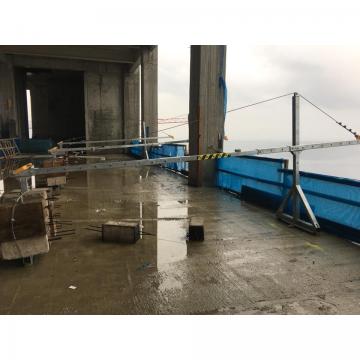 Galvanized steel access suspended platform for building cleaning